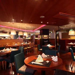 Plaza 4*, Oszaka Japán
